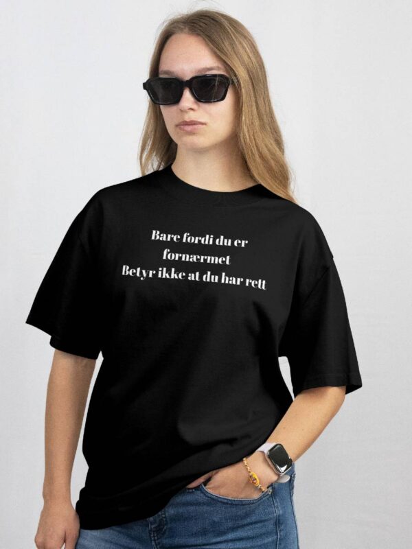 Fornærmet T-skjorte
