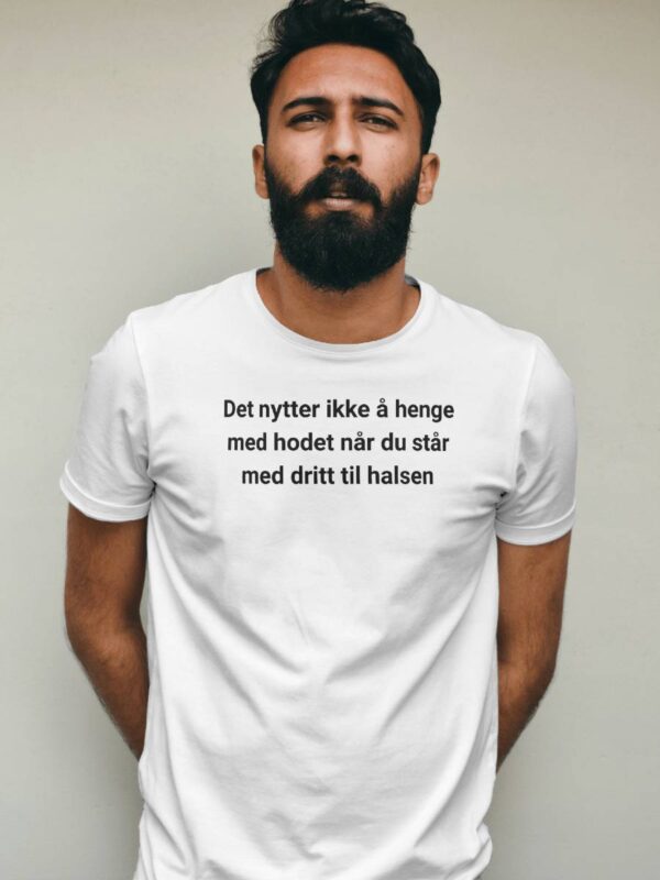 Det nytter ikke å henge med hodet