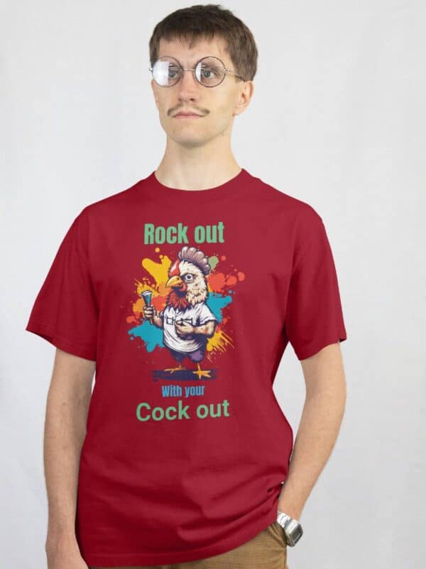 Rock out with your cock out t-skjorte i rød med kyllingmotiv