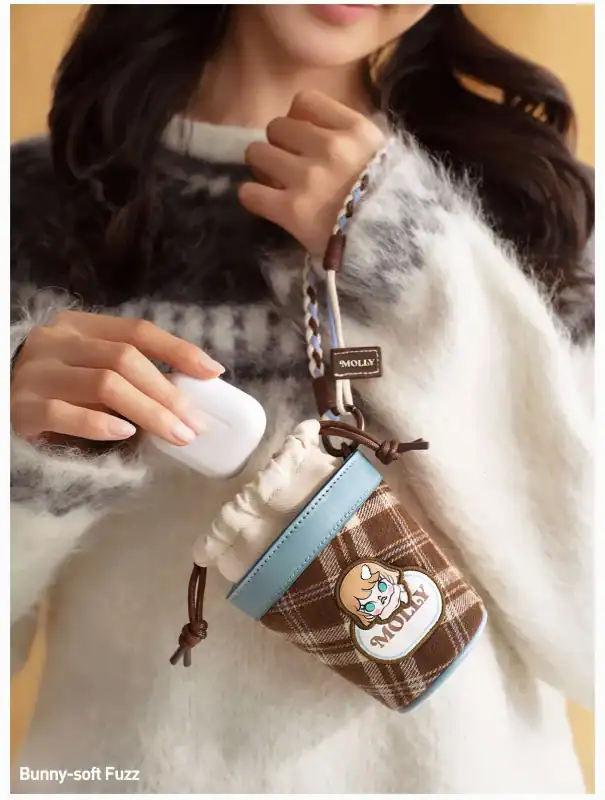 Molly Winter Fit Check Series mini bag, kanin myk fuzz