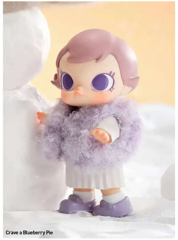 Baby Molly "Crave a Blueberry Pie" Pop Mart figur i vinterantrekk