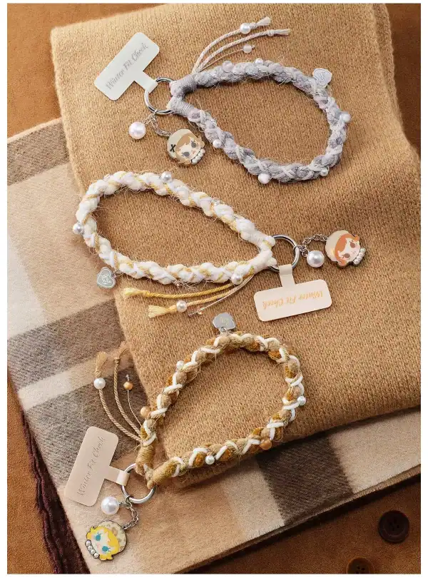 Baby Molly nøkkelbånd Winter Fit Check, flere farger og design